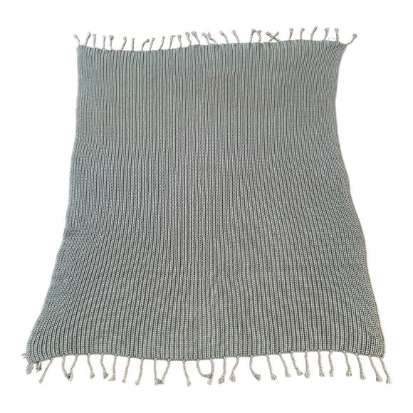 Pottery Barn Chunky knit blanket with tassels in gray size 60” x 50" - Picture 2 of 11
